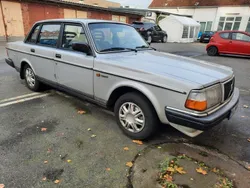 Rot Gebraucht 1987 Volvo 244 Limousine | 6.900 €