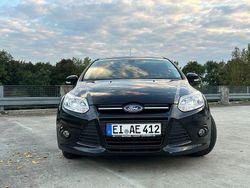 Schwarz Gebraucht 2014 Ford Focus Limousine | 3.450 € (Fairer Preis)