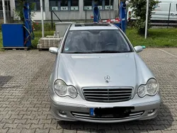 Silber Gebraucht 2005 Mercedes C220 Avantgarde Limousine | 3.000 € (Etwas zu teuer)