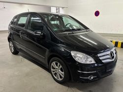 Schwarz Gebraucht 2009 Mercedes 200 Kombi | 2.400 €