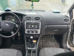 Grau Gebraucht 2006 Ford Focus Kombi | 1.400 € (Fairer Preis)