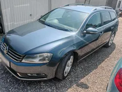 Grau Gebraucht 2012 VW Passat Kombi | 2.900 €
