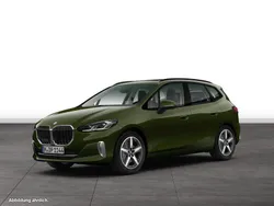 Sanremo green metallic Gebraucht 2024 BMW 223 Active Tourer Luxury Line Van / Kleinbus | 43.314 € (Etwas zu teuer)