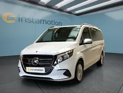 Weiß Gebraucht 2024 Mercedes V250 Van / Kleinbus | 63.399 € (Teuer)