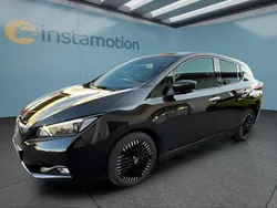 Schwarz Gebraucht 2023 Nissan Leaf N-Connecta Kleinwagen | 21.399 € (Etwas zu teuer)