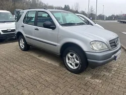 Silber Gebraucht 1998 Mercedes ML230 SUV | 2.500 € (Guter Preis)