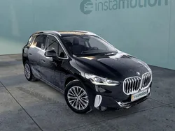 Schwarz Gebraucht 2024 BMW 218 Active Tourer Van / Kleinbus | 31.599 € (Guter Preis)
