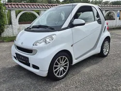 Weiß Gebraucht 2011 Smart ForTwo Coupé Kleinwagen | 3.200 € (Guter Preis)