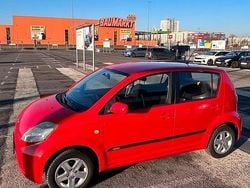Rot Gebraucht 2005 Daihatsu Sirion Kleinwagen | 2.200 € (Guter Preis)