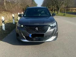 Grau Gebraucht 2023 Peugeot 2008 GTi SUV | 21.600 € (Guter Preis)