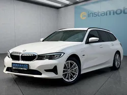 Gebraucht 2022 BMW 330e Kombi | 29.249 € (Guter Preis)