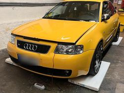 Gelb Gebraucht 2002 Audi S3 Kleinwagen | 15.500 €