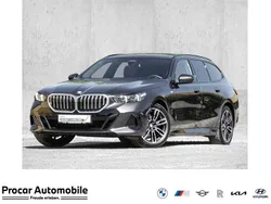 Grau Gebraucht 2024 BMW 520 Performance Kombi | 48.890 € (Guter Preis)