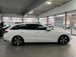 Weiß Gebraucht 2023 Mercedes C220 Avantgarde Limousine | 32.400 € (Guter Preis)