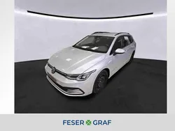 Reflexsilber Gebraucht 2022 VW Golf VIII Life Kombi | 19.430 € (Fairer Preis)