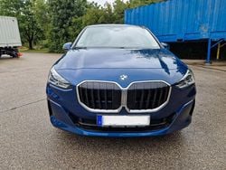 Blau Gebraucht 2023 BMW 218 Active Tourer Luxury Line Van / Kleinbus | 24.900 € (Guter Preis)