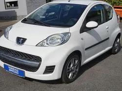 Weiß Gebraucht 2011 Peugeot 107 Style Kleinwagen | 3.490 € (Etwas zu teuer)