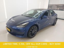 Blau Gebraucht 2020 Tesla Model 3 Performance Limousine | 22.900 € (Fairer Preis)