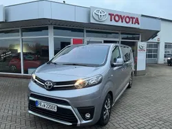 Silber Gebraucht 2022 Toyota Proace Verso Team Kombi | 36.890 € (Teuer)