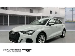 Gletscherweiß metallic Gebraucht 2023 Audi A3 Limousine | 24.690 € (Superpreis)