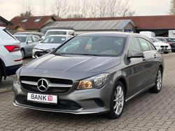 Grau Gebraucht 2017 Mercedes CLA200 Shooting Brake Sport Kombi | 17.290 € (Fairer Preis)