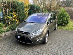 Braun Gebraucht 2012 Ford S-MAX Titanium S Van / Kleinbus | 8.000 € (Fairer Preis)