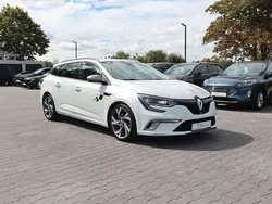 Weiß Gebraucht 2017 Renault Mégane GrandTour Bose Edition Kombi | 15.900 € (Fairer Preis)