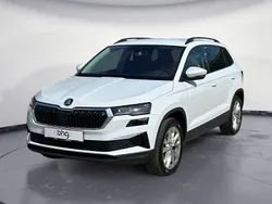Moonweiß perleffekt Gebraucht 2024 Skoda Karoq Selection SUV | 35.990 € (Etwas zu teuer)