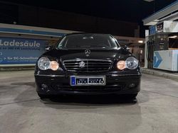 Schwarz Gebraucht 2006 Mercedes C200 Avantgarde Limousine | 4.500 € (Fairer Preis)