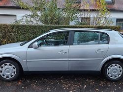 Grau Gebraucht 2003 Opel Signum Kleinwagen | 1.700 € (Etwas zu teuer)