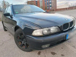 Schwarz Gebraucht 2000 BMW 523 Basis Kombi | 2.450 € (Fairer Preis)
