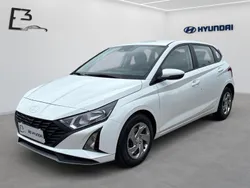 Atlas white / sol Gebraucht 2024 Hyundai i20 Select Kleinwagen | 17.290 € (Teuer)