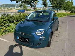 Grün Gebraucht 2022 Fiat 500e Icon Limousine | 15.900 € (Etwas zu teuer)