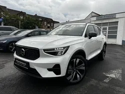 Weiß Gebraucht 2024 Volvo XC40 Plus SUV | 39.990 € (Etwas zu teuer)