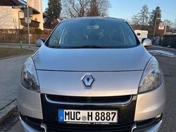 Silber Gebraucht 2012 Renault Scénic III Dynamique Van / Kleinbus | 6.400 € (Etwas zu teuer)