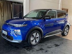 Neptunblau/ schwarz Gebraucht 2023 Kia Soul EV Inspiration SUV | 29.990 € (Fairer Preis)