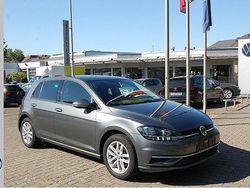 Grau Gebraucht 2020 VW Golf VII Comfortline Limousine | 16.999 € (Fairer Preis)
