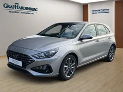Grau Gebraucht 2023 Hyundai i30 Trend Limousine | 17.777 € (Superpreis)