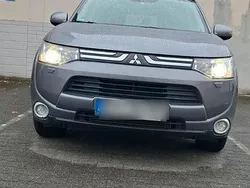 Silber Gebraucht 2014 Mitsubishi Outlander Diamant Edition SUV | 10.500 € (Fairer Preis)