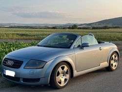 Silber Gebraucht 2005 Audi TT Roadster Cabrio | 7.500 €