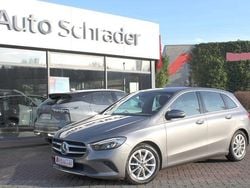 Grau Gebraucht 2019 Mercedes B180 Progressive Van / Kleinbus | 21.890 € (Fairer Preis)