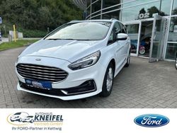 Weiss Gebraucht 2023 Ford S-MAX S Van / Kleinbus | 35.450 €