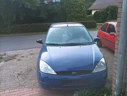 Blau Gebraucht 1999 Ford Focus Kleinwagen | 1.000 € (Guter Preis)