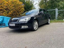 Schwarz Gebraucht 2011 Skoda Octavia LAURIN & KLEMENT Kombi | 7.990 € (Teuer)