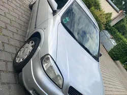 Silber Gebraucht 2002 Opel Astra Limousine | 1.350 €