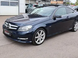 Blau Gebraucht 2011 Mercedes C220 AMG line Coupé | 10.850 € (Fairer Preis)