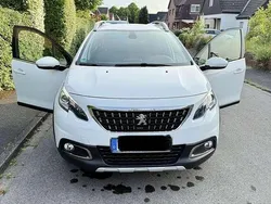 Weiß Gebraucht 2017 Peugeot 2008 Allure SUV | 10.999 € (Etwas zu teuer)