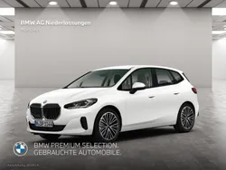 Weiß Gebraucht 2023 BMW 216 Active Tourer Luxury Line Van / Kleinbus | 29.995 € (Teuer)