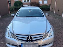 Silber Gebraucht 2011 Mercedes E200 Coupé | 8.650 € (Fairer Preis)