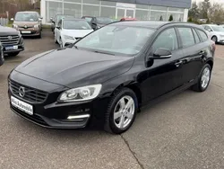 Schwarz Gebraucht 2015 Volvo V60 Kinetic Kombi | 7.800 € (Fairer Preis)